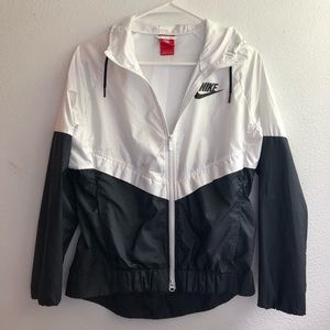Nike Women’s Windbreaker
